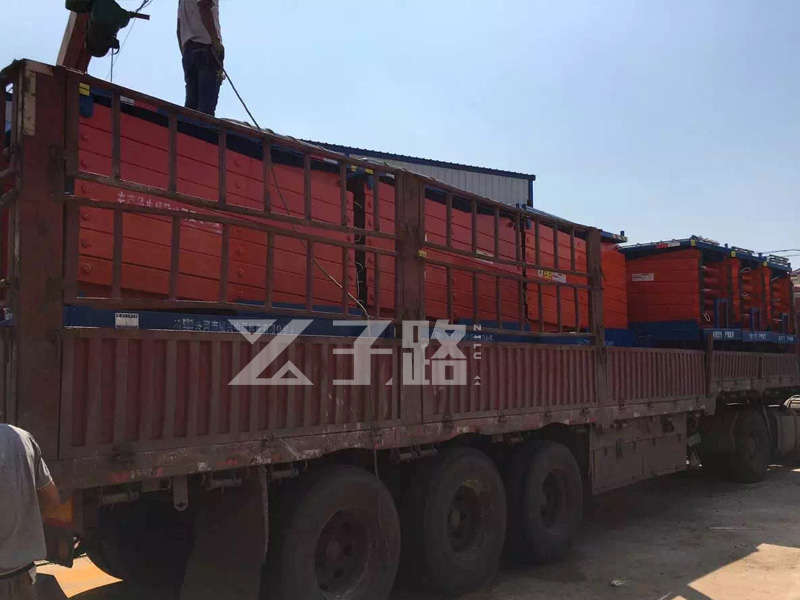 6台升降平台專車送往山西平遙