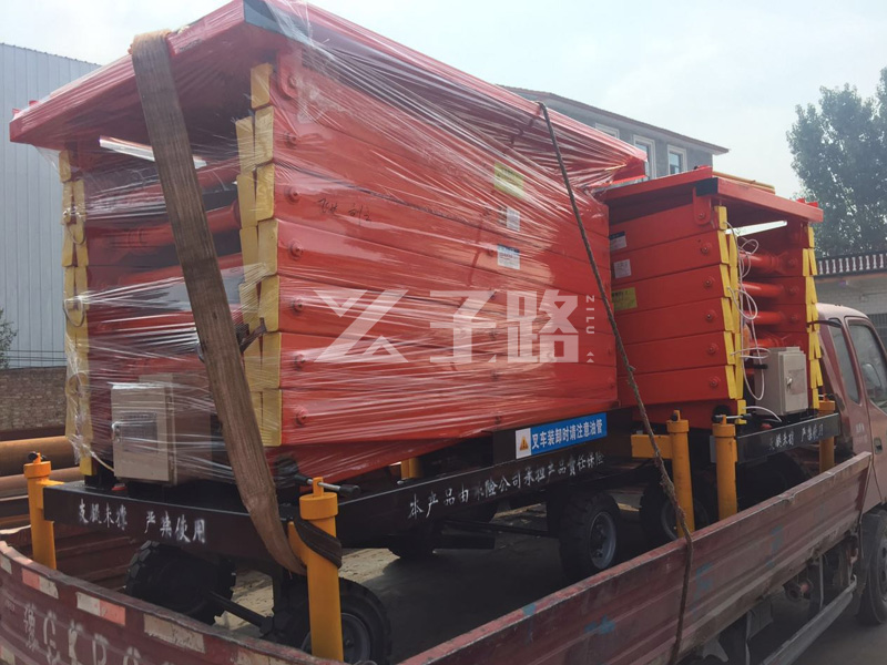 10米12米電動升降平台（tái）發往江西南昌